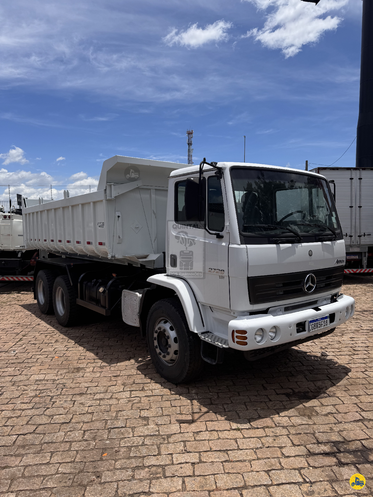 CAMINHAO MERCEDES-BENZ MB 2729 Caçamba Basculante Traçado 6x4 Quintal dos Caminhões SUMARE SÃO PAULO SP