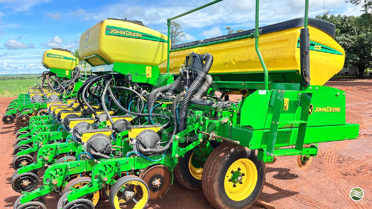 PLANTADEIRA JOHN DEERE PLANTADEIRAS 2113 Uniagro Máquinas MOGI DAS CRUZES SÃO PAULO SP