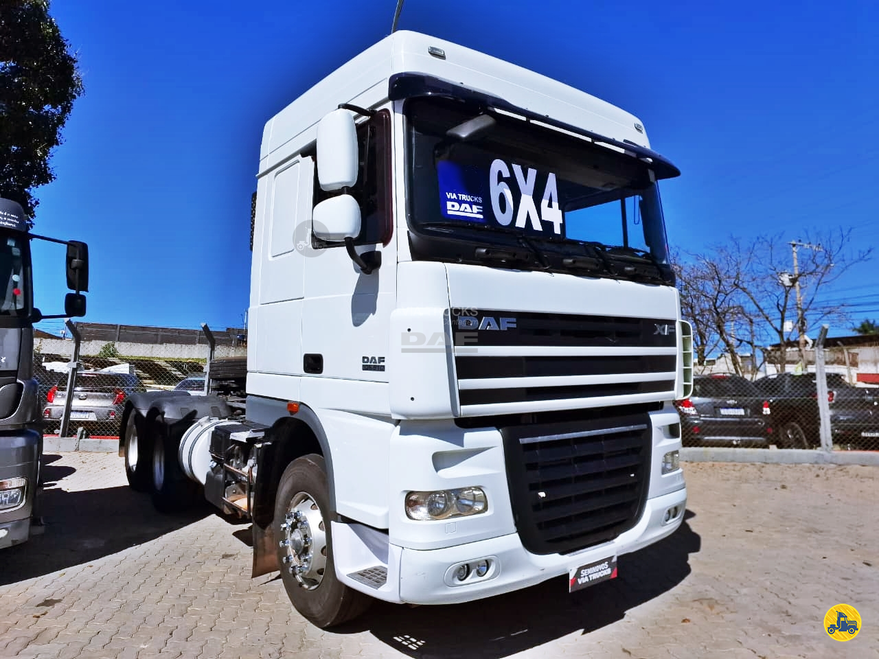 CAMINHAO DAF DAF XF105 510 Chassis Cavalo 6x4 Via Trucks - DAF CONTAGEM MINAS GERAIS MG