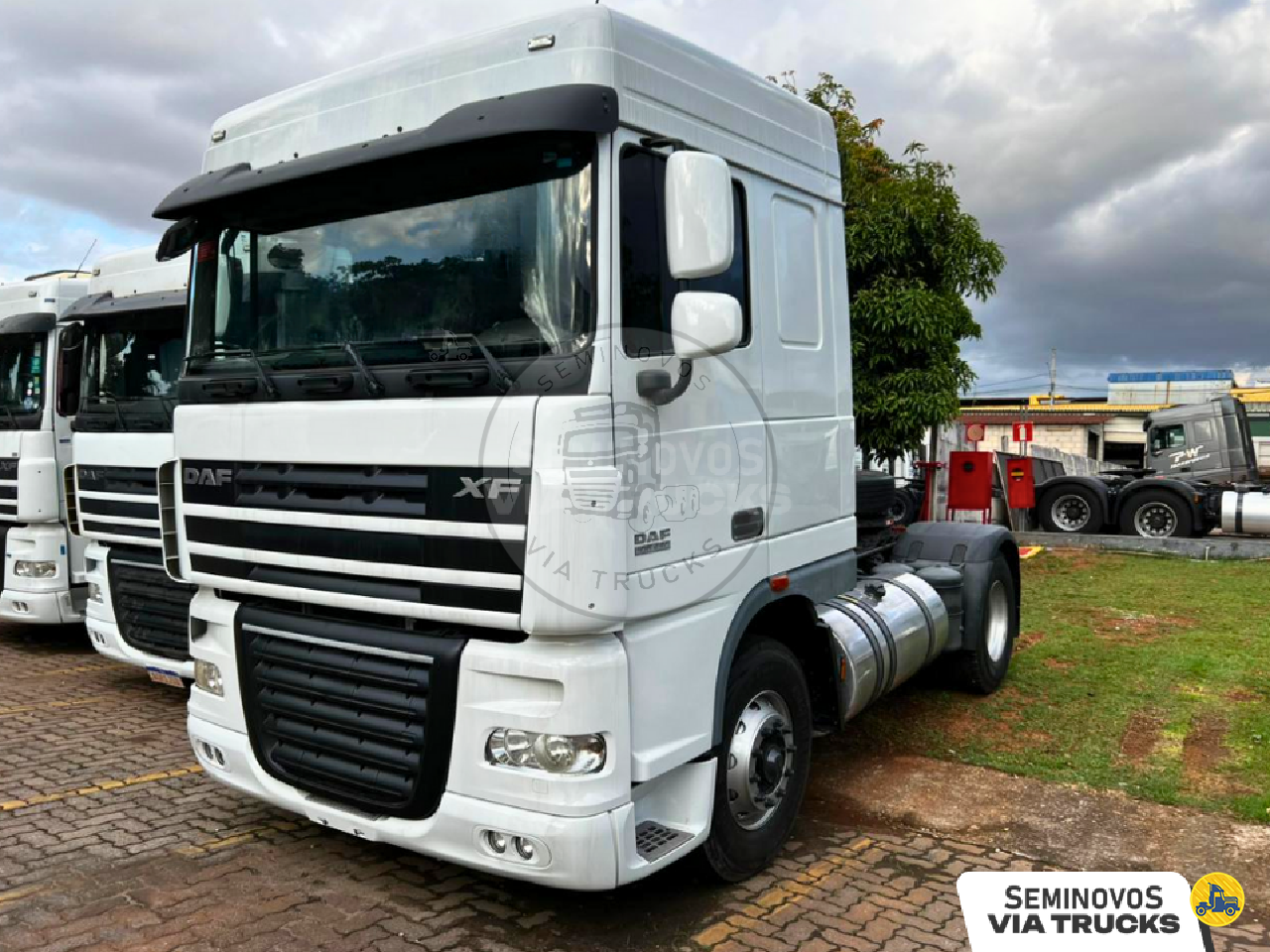 CAMINHAO DAF DAF XF 460 Cavalo Mecânico Cavalo 4x2 Via Trucks - DAF CONTAGEM MINAS GERAIS MG