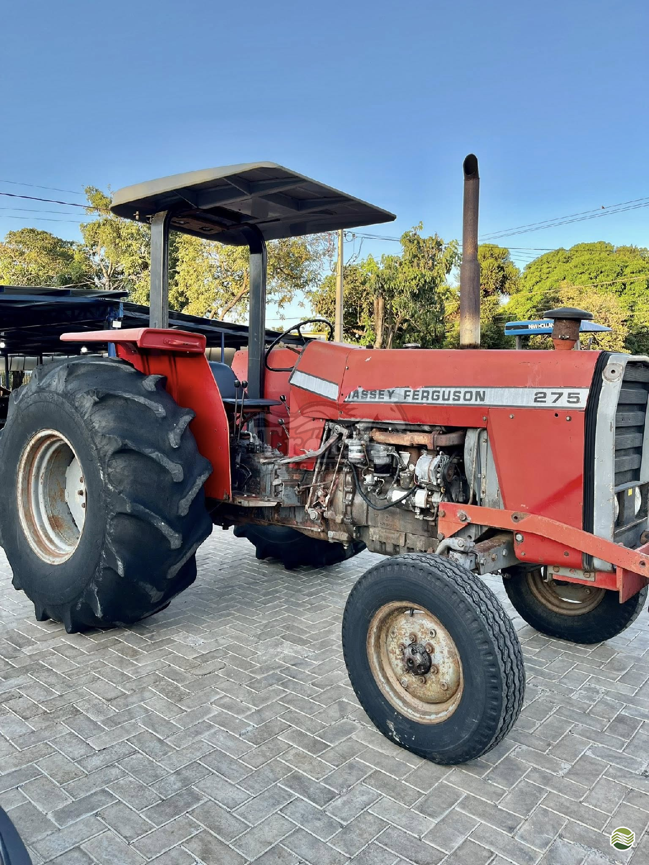 TRATOR MASSEY FERGUSON MF 275 Tração 4x2 Troia Veiculos  PATO BRAGADO PARANÁ PR