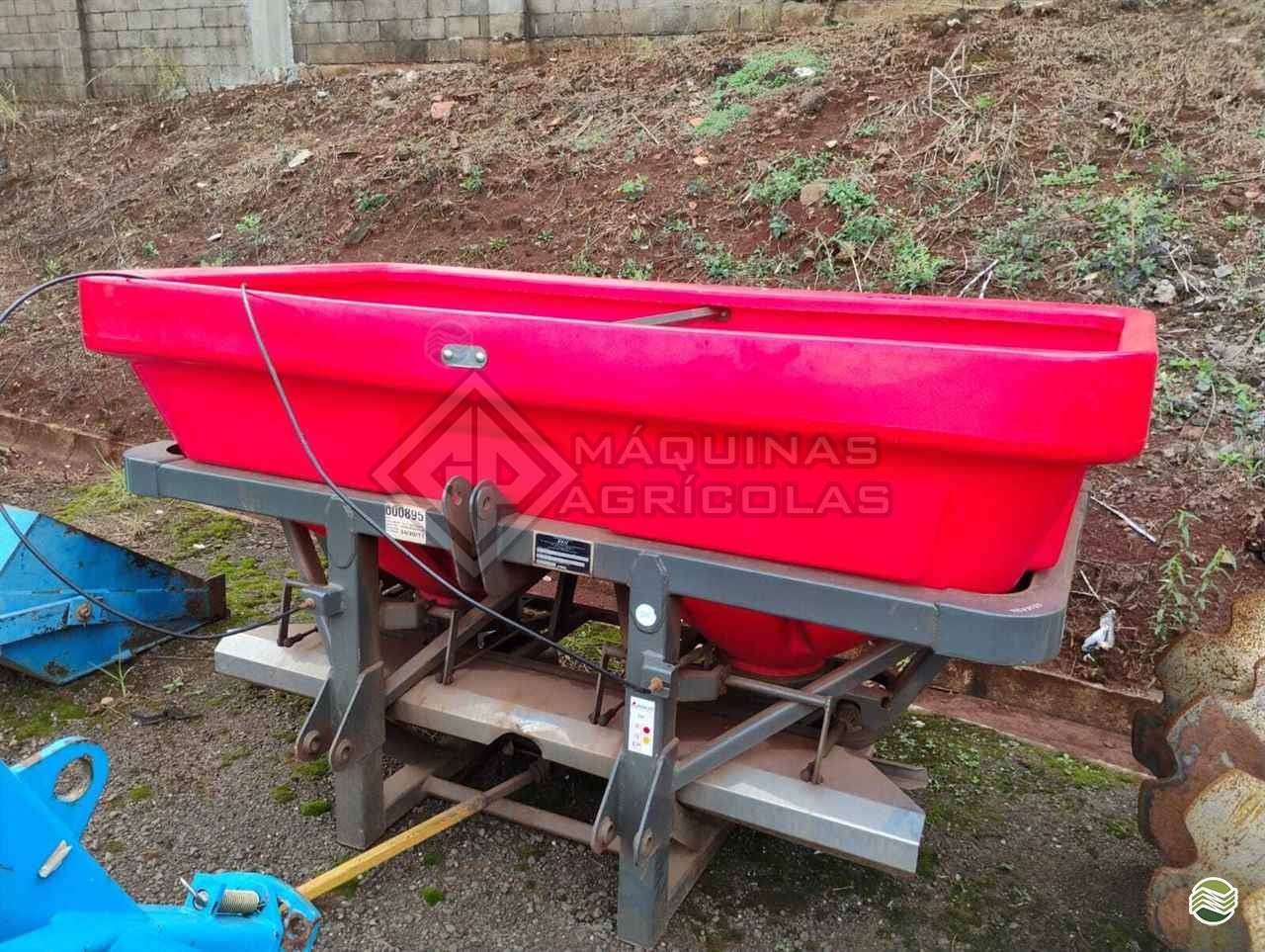 IMPLEMENTOS AGRICOLAS DISTRIBUIDOR DUBADEIRA DE FERTILIZANTES GP Máquinas Agrícolas MARINGA PARANÁ PR