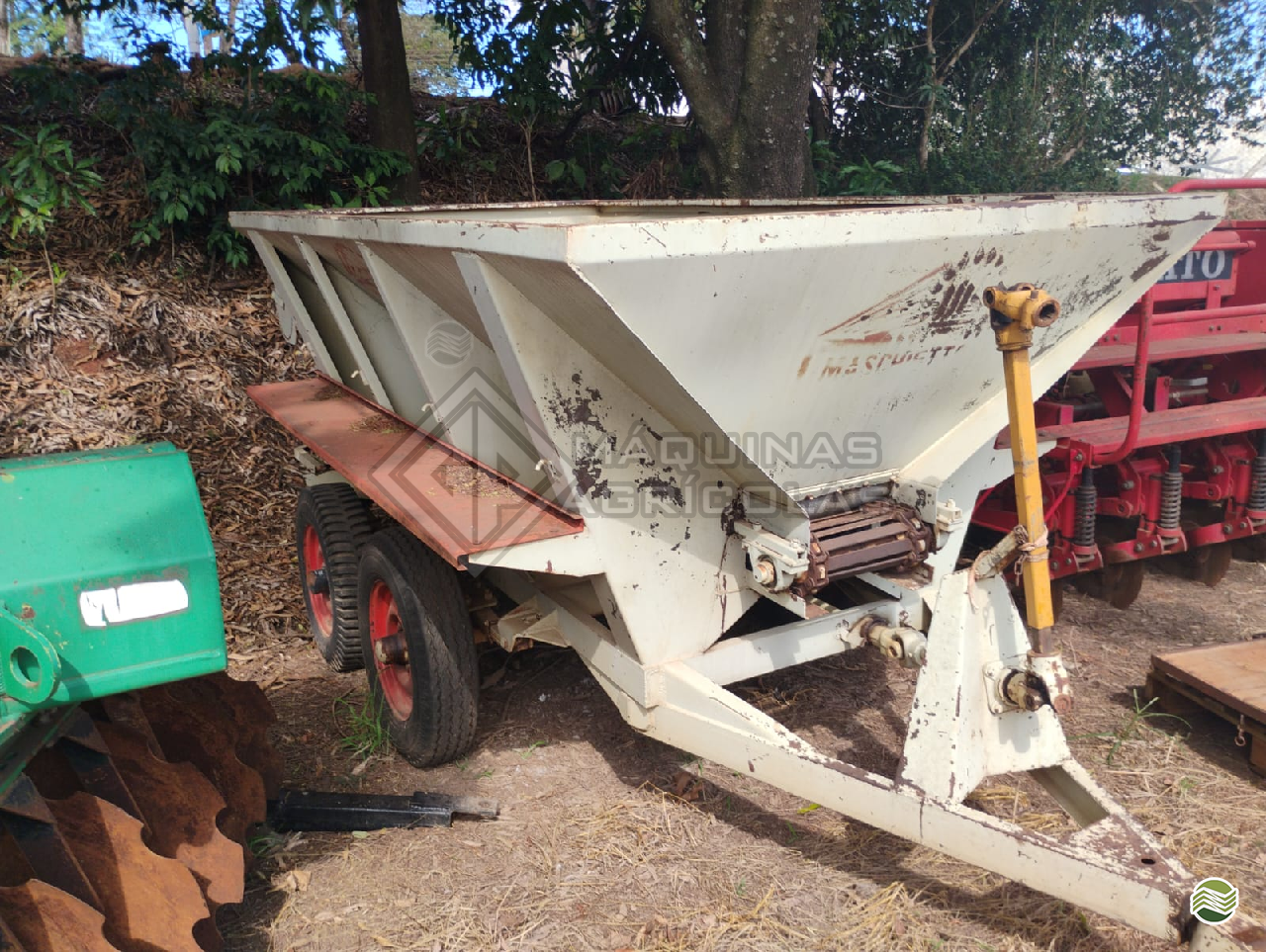 IMPLEMENTOS AGRICOLAS GUINCHO GUINCHO 2000 Kg GP Máquinas Agrícolas MARINGA PARANÁ PR