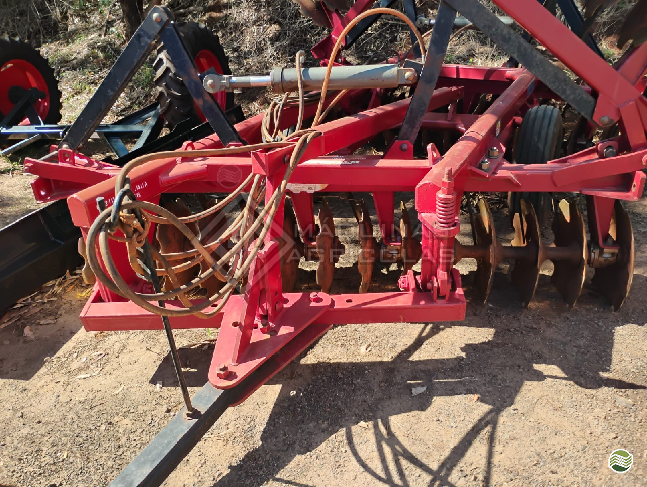 IMPLEMENTOS AGRICOLAS GRADE NIVELADORA NIVELADORA 48 DISCOS GP Máquinas Agrícolas MARINGA PARANÁ PR