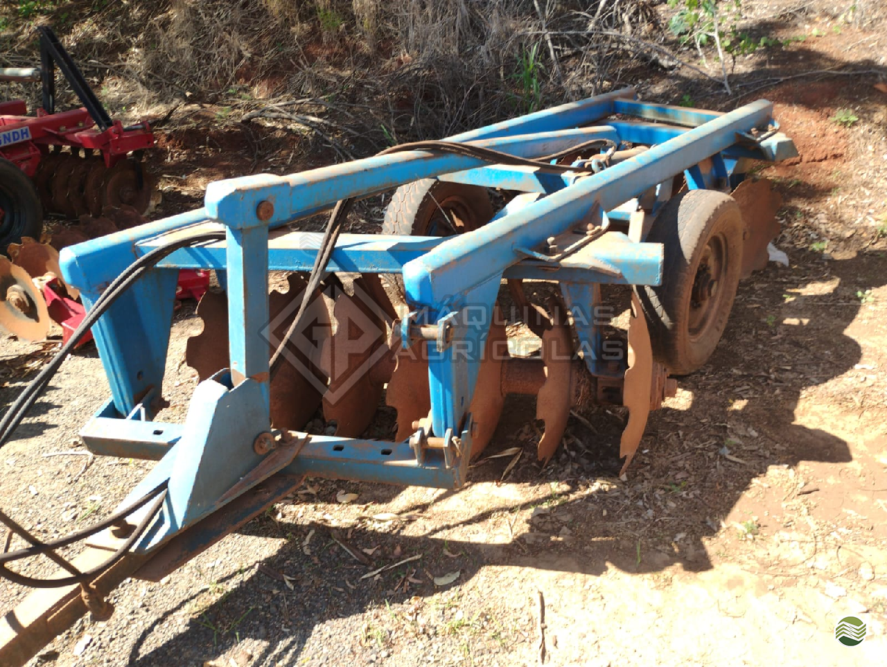 IMPLEMENTOS AGRICOLAS GRADE ARADORA ARADORA 14 DISCOS GP Máquinas Agrícolas MARINGA PARANÁ PR
