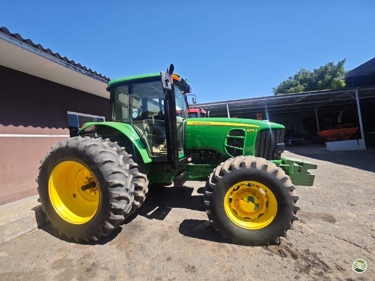 TRATOR JOHN DEERE JOHN DEERE 6145J Tração 4x4 A.M. Máquinas Agrícolas   PONTA GROSSA PARANÁ PR