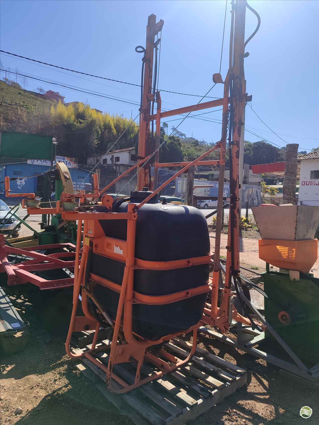 IMPLEMENTOS AGRICOLAS PULVERIZADOR KIT DE BARRAS HIDRÁULICAS Rodrigo Tratores MG POUSO ALTO MINAS GERAIS MG