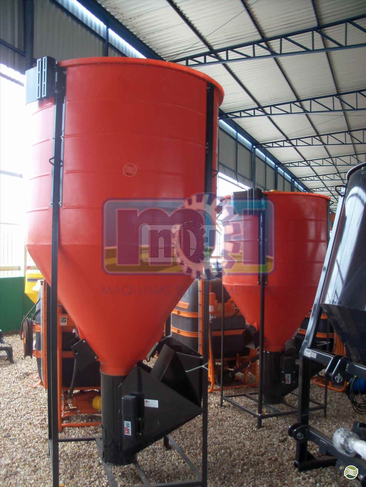 IMPLEMENTOS AGRICOLAS HOMOGENEIZADOR HOMOGENEIZADOR MISTURADOR Moi Maquinas e Implementos Agricolas PORTO NACIONAL TOCANTINS TO