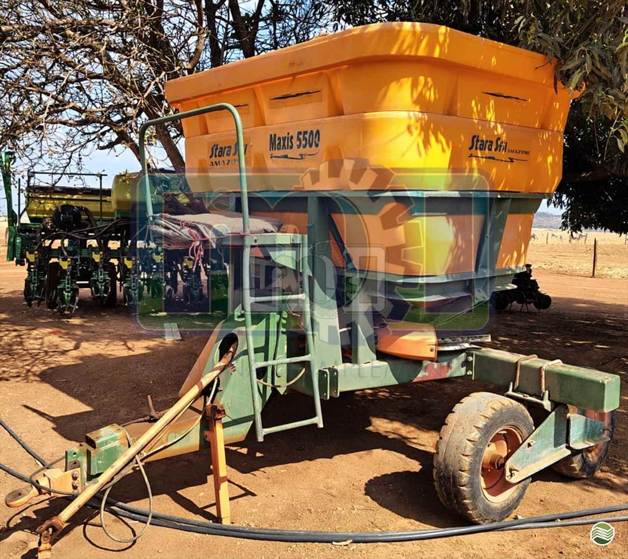 DISTRIBUIDOR 5500 de Moi Maquinas e Implementos Agricolas