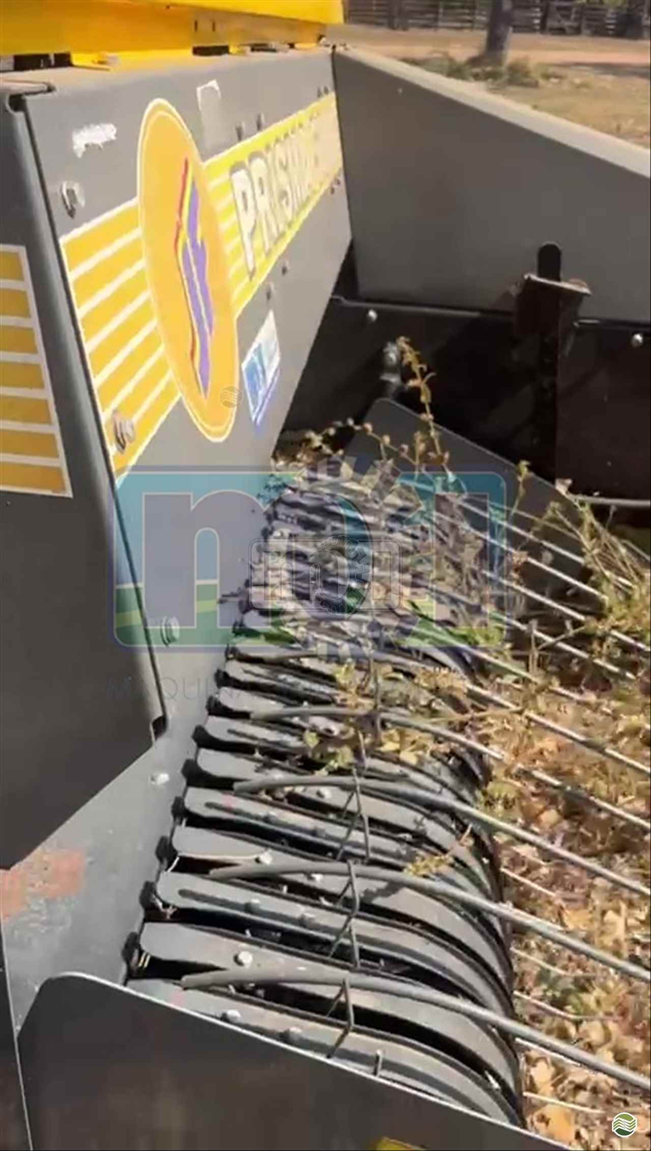 IMPLEMENTOS AGRICOLAS ENFARDADEIRA EMPACOTADORA FARDOS QUADRADOS Moi Maquinas e Implementos Agricolas PORTO NACIONAL TOCANTINS TO