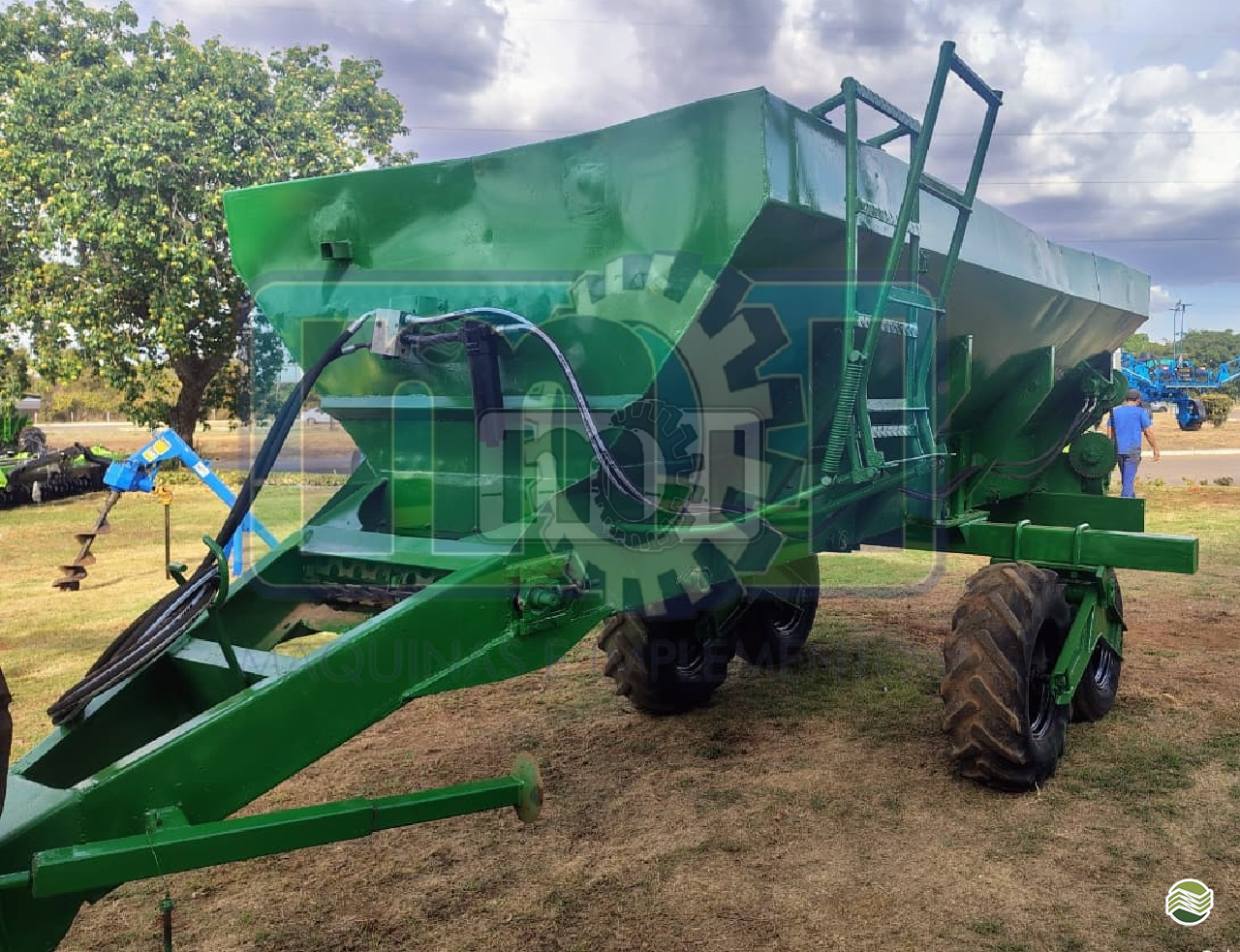 IMPLEMENTOS AGRICOLAS DISTRIBUIDOR DISTRIBUIDOR 12000 Moi Maquinas e Implementos Agricolas PORTO NACIONAL TOCANTINS TO