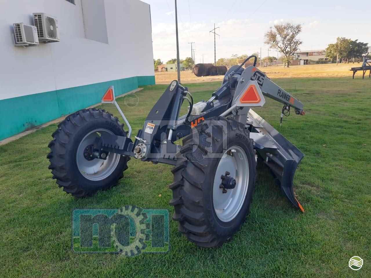 IMPLEMENTOS AGRICOLAS PLAINA NIVELADORA PLAINA DE ARRASTO Moi Maquinas e Implementos Agricolas PORTO NACIONAL TOCANTINS TO