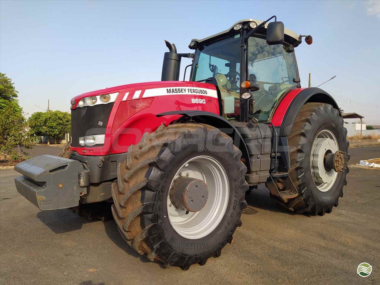 TRATOR MASSEY FERGUSON MF 8690 Tração 4x4 Gomagril Máquinas Agrícolas TANGARA DA SERRA MATO GROSSO MT