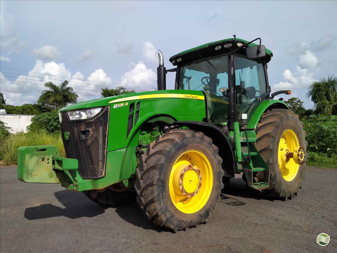 TRATOR JOHN DEERE JOHN DEERE 8335R Tração 4x4 Gomagril Máquinas Agrícolas TANGARA DA SERRA MATO GROSSO MT