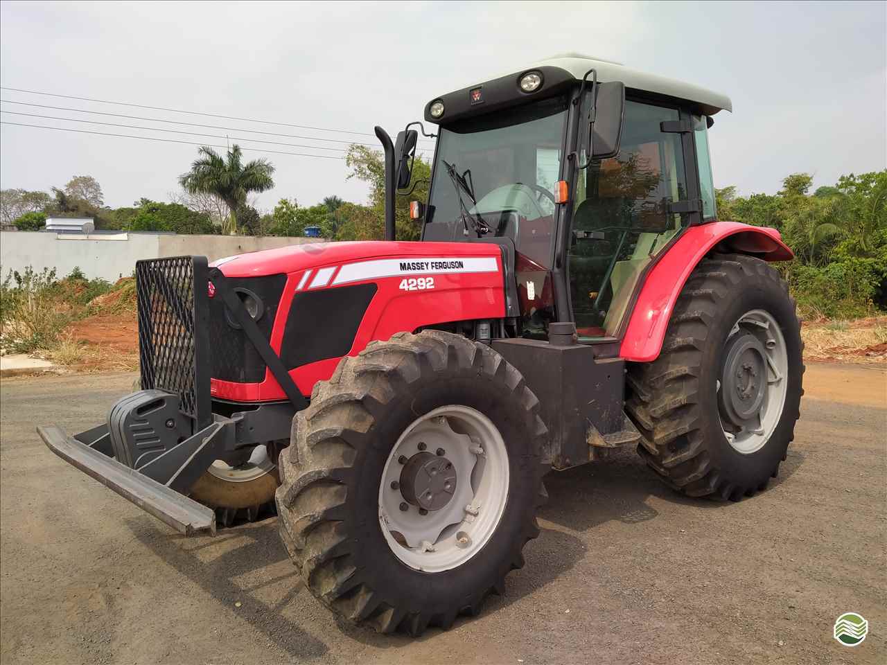 TRATOR MASSEY FERGUSON MF 4292 Tração 4x4 Gomagril Máquinas Agrícolas TANGARA DA SERRA MATO GROSSO MT