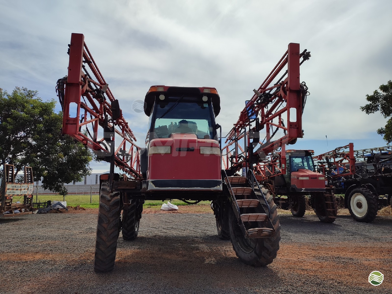 PULVERIZADOR CASE PATRIOT 350 Tração 4x4 Gomagril Máquinas Agrícolas TANGARA DA SERRA MATO GROSSO MT