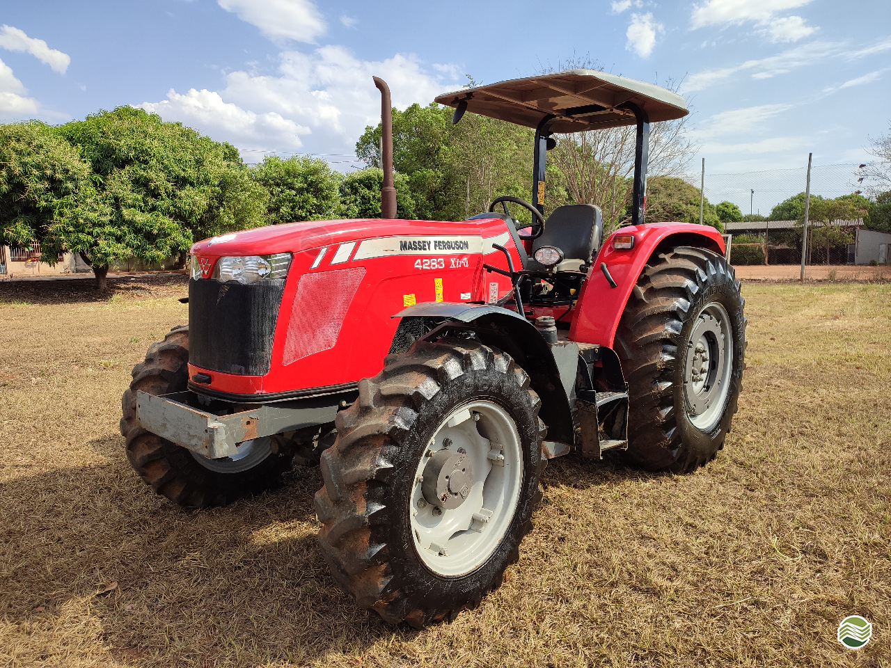 TRATOR MASSEY FERGUSON MF 4283 Tração 4x4 Gomagril Máquinas Agrícolas TANGARA DA SERRA MATO GROSSO MT