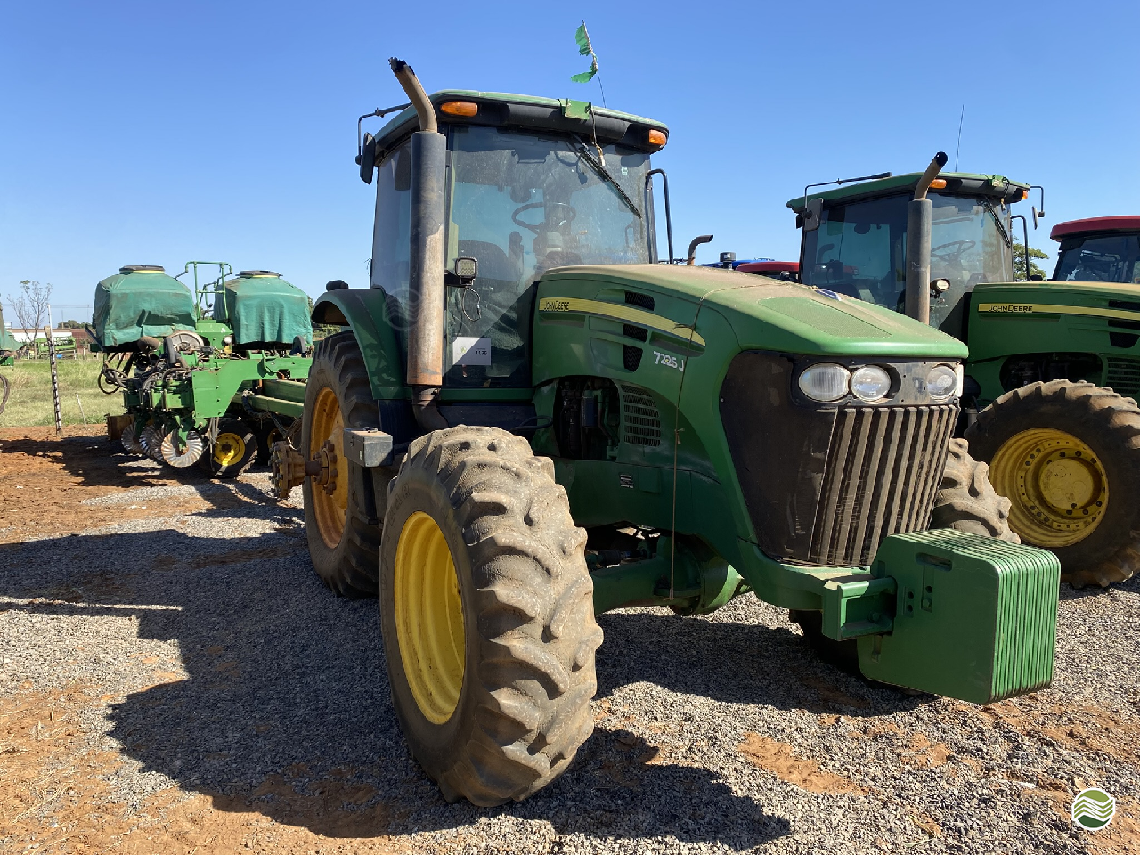 TRATOR JOHN DEERE JOHN DEERE 7225J Tração 4x4 Gomagril Máquinas Agrícolas TANGARA DA SERRA MATO GROSSO MT