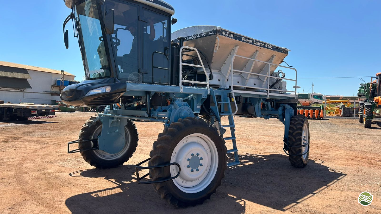 DISTRIBUIDOR AUTOPROPELIDO JAN POWER LANCER 4.100 Tração 4x4 Pró Campo Concessionária Stara - Rondonópolis RONDONOPOLIS MATO GROSSO MT