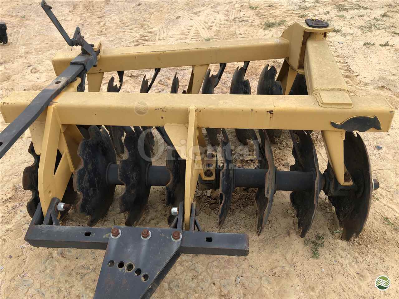 IMPLEMENTOS AGRICOLAS GRADE ARADORA ARADORA 16 DISCOS Oriental Máquinas PARANATINGA MATO GROSSO MT