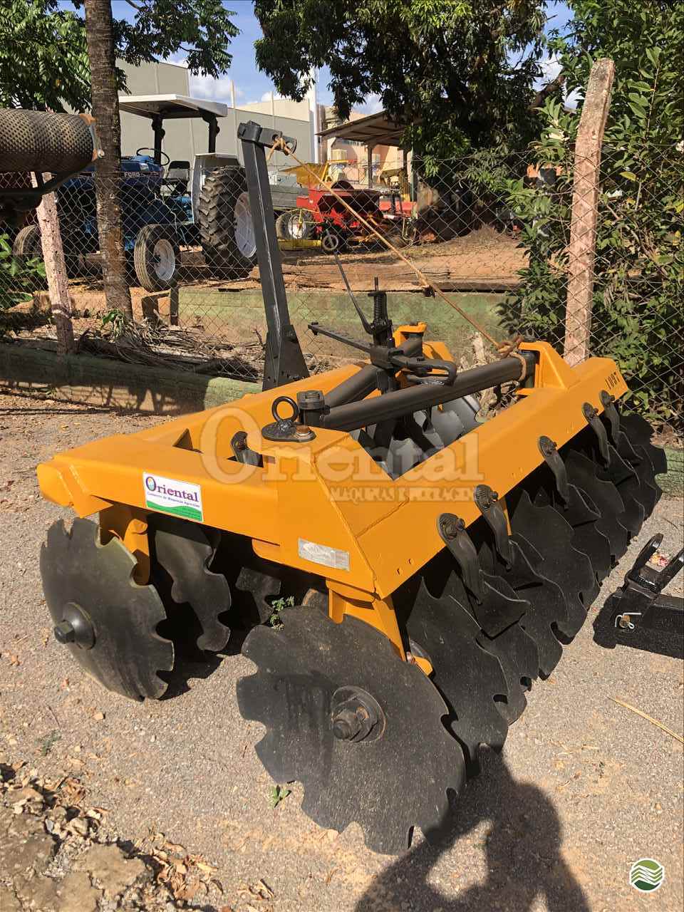 IMPLEMENTOS AGRICOLAS GRADE ARADORA ARADORA 20 DISCOS Oriental Máquinas PARANATINGA MATO GROSSO MT