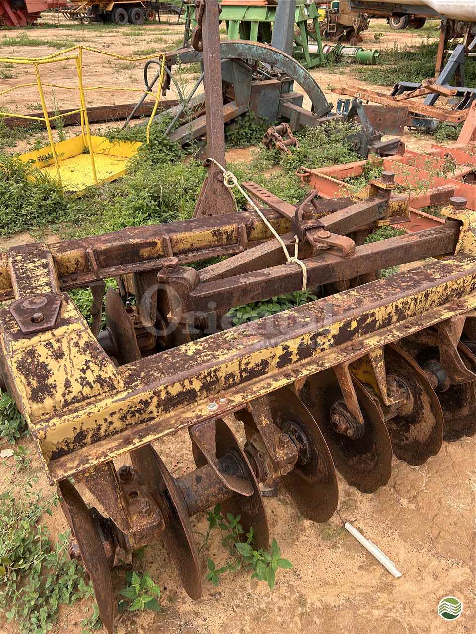 IMPLEMENTOS AGRICOLAS GRADE ARADORA ARADORA 14 DISCOS Oriental Máquinas PARANATINGA MATO GROSSO MT