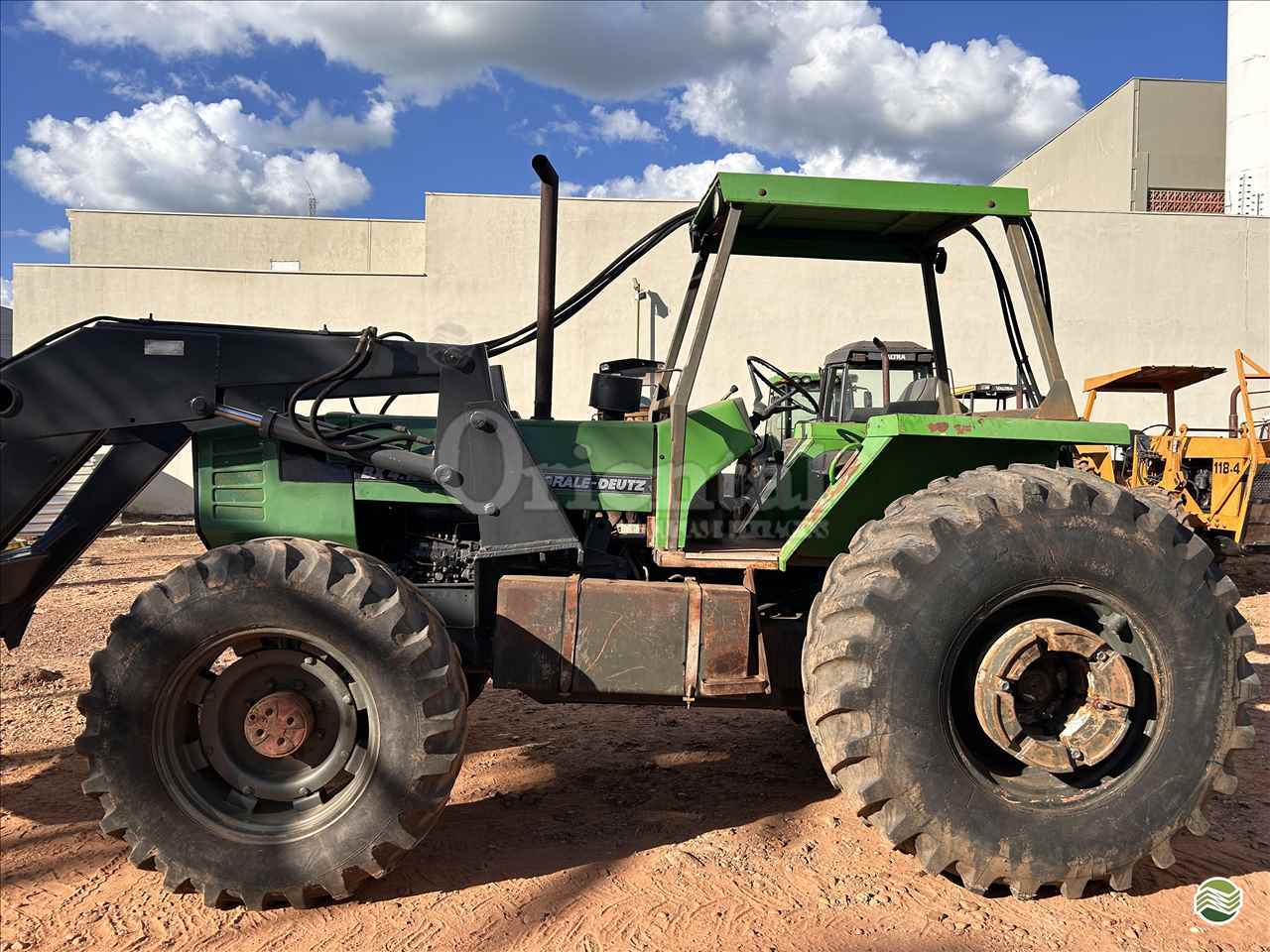 TRATOR AGRALE AGRALE 4130 Tração 4x4 Oriental Máquinas PARANATINGA MATO GROSSO MT