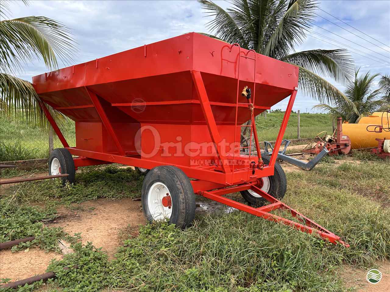 IMPLEMENTOS AGRICOLAS CARRETA BAZUKA GRANELEIRA 8000 Oriental Máquinas PARANATINGA MATO GROSSO MT