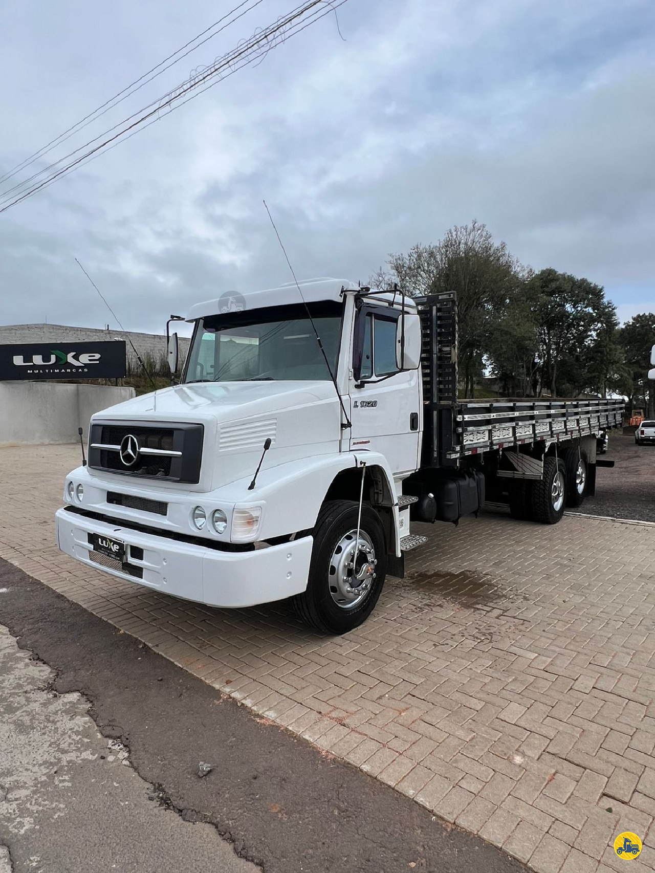 CAMINHAO MERCEDES-BENZ MB 1620 Carga Seca Truck 6x2 Luxe Multimarcas CASTRO PARANÁ PR
