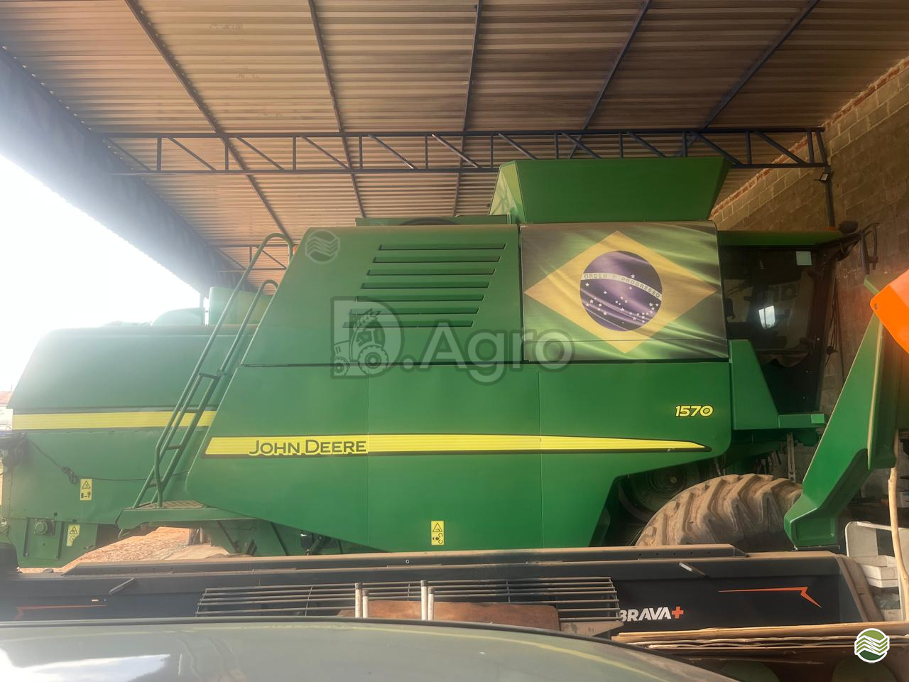 COLHEITADEIRA JOHN DEERE JOHN DEERE 1570 D.Agro GUAIRA SÃO PAULO SP
