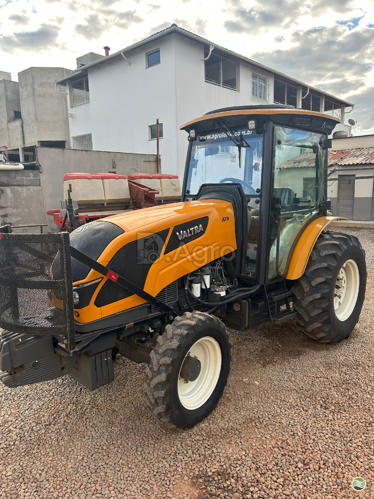 TRATOR VALTRA VALTRA A73F Tração 4x4 D.Agro GUAIRA SÃO PAULO SP