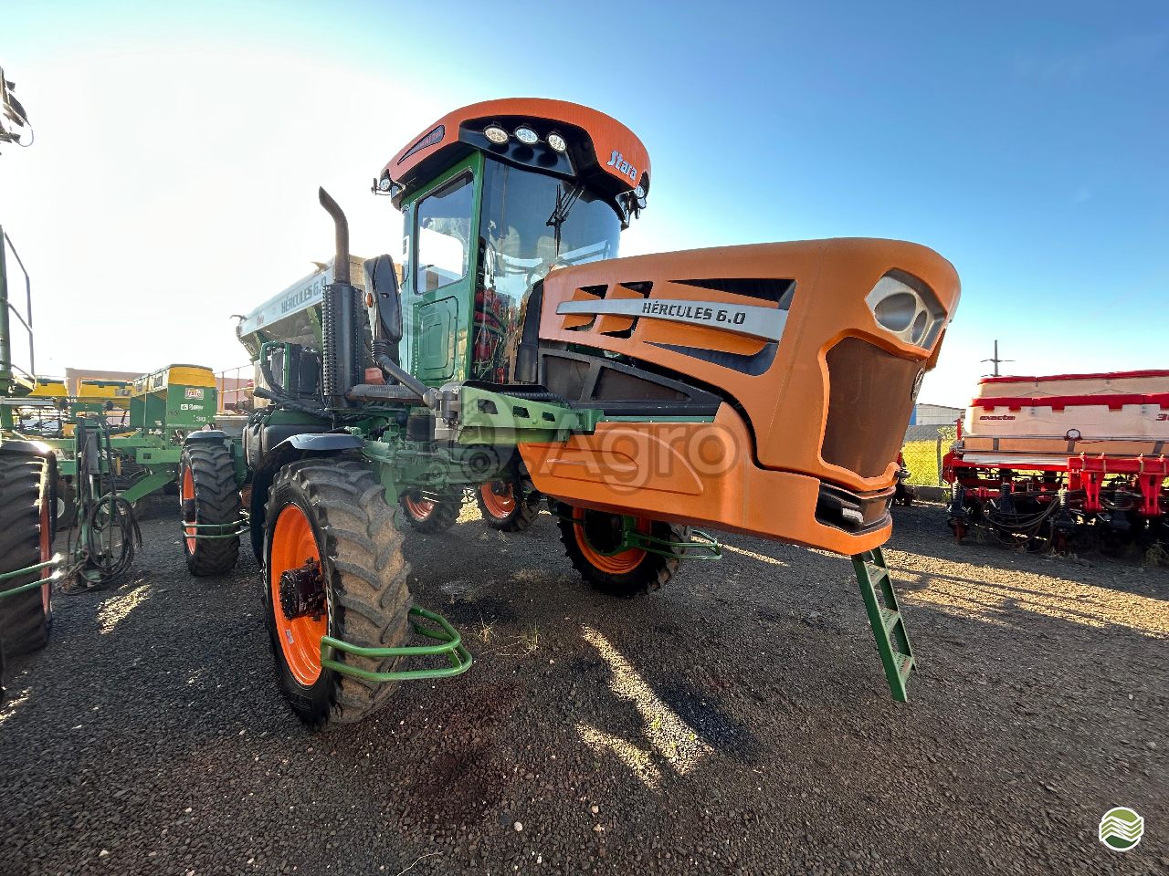 DISTRIBUIDOR AUTOPROPELIDO STARA HERCULES 6.0 Tração 4x4 D.Agro GUAIRA SÃO PAULO SP