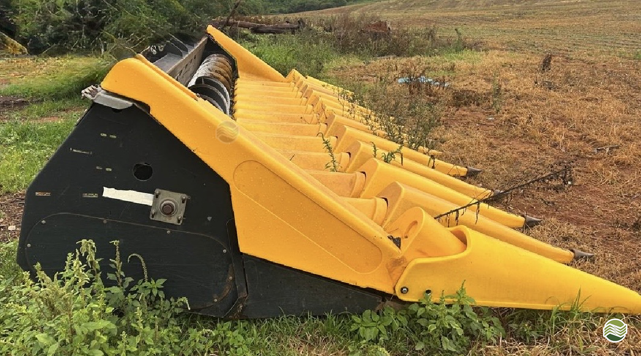 PLATAFORMA COLHEITADEIRA NEW HOLLAND MILHO ABC Caminhões e Máquinas Agrícolas  ITUMBIARA GOIAS GO