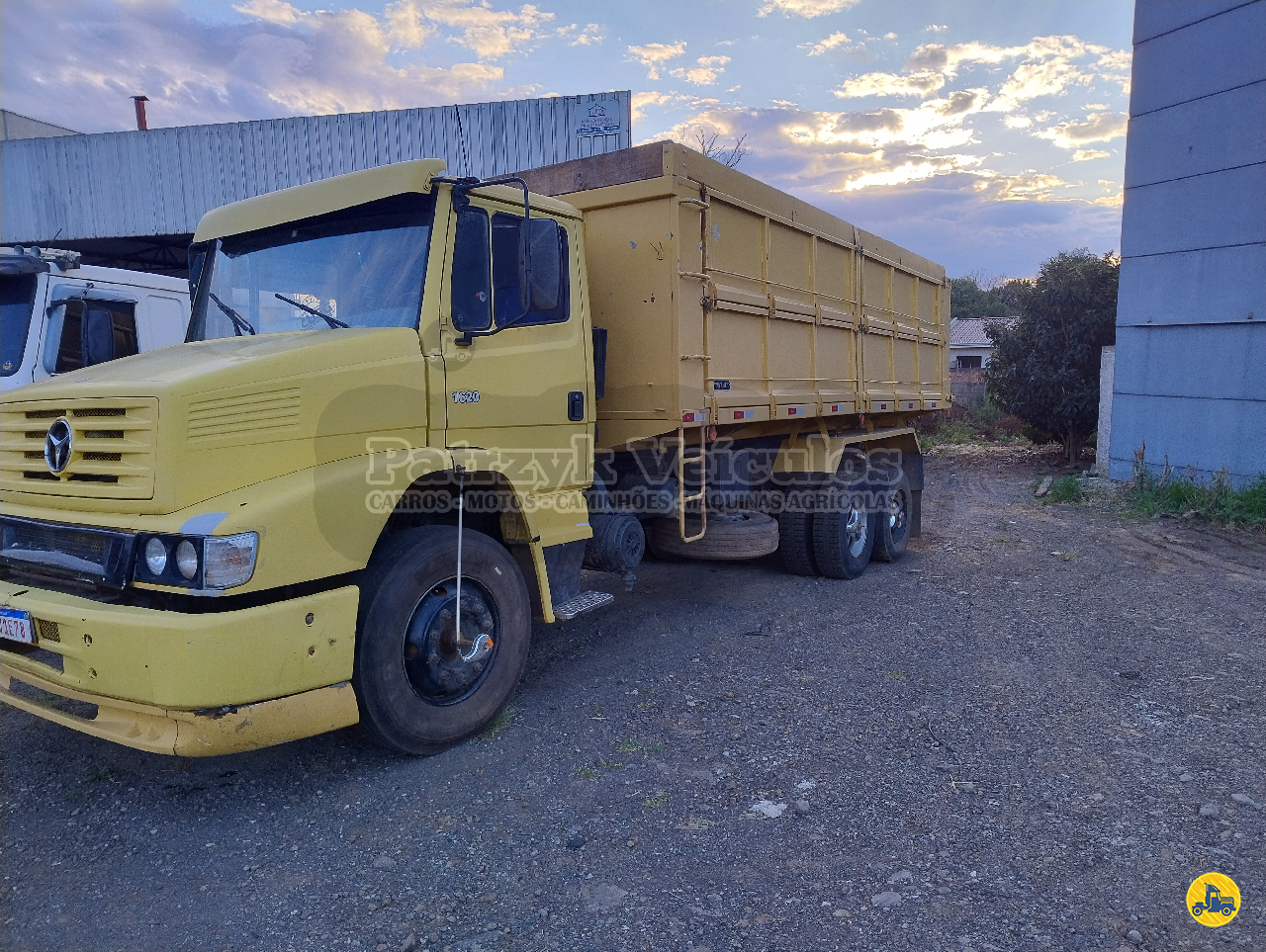 CAMINHAO MERCEDES-BENZ MB 1620 Caçamba Basculante Truck 6x2 Patrzyk Caminhões IRATI PARANÁ PR