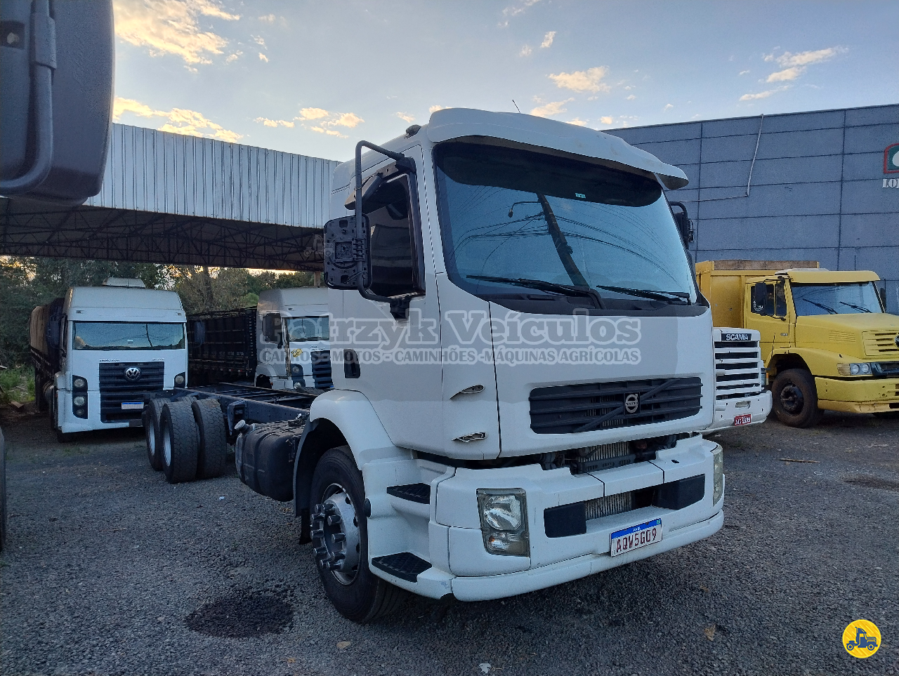 CAMINHAO VOLVO VOLVO VM 260 Chassis Truck 6x2 Patrzyk Caminhões IRATI PARANÁ PR