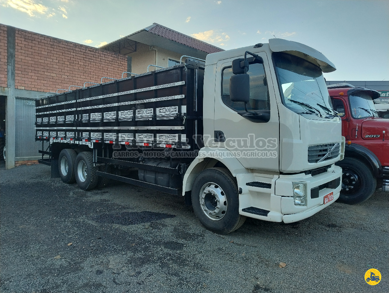 CAMINHAO VOLVO VOLVO VM 260 Carga Seca Truck 6x2 Patrzyk Caminhões IRATI PARANÁ PR