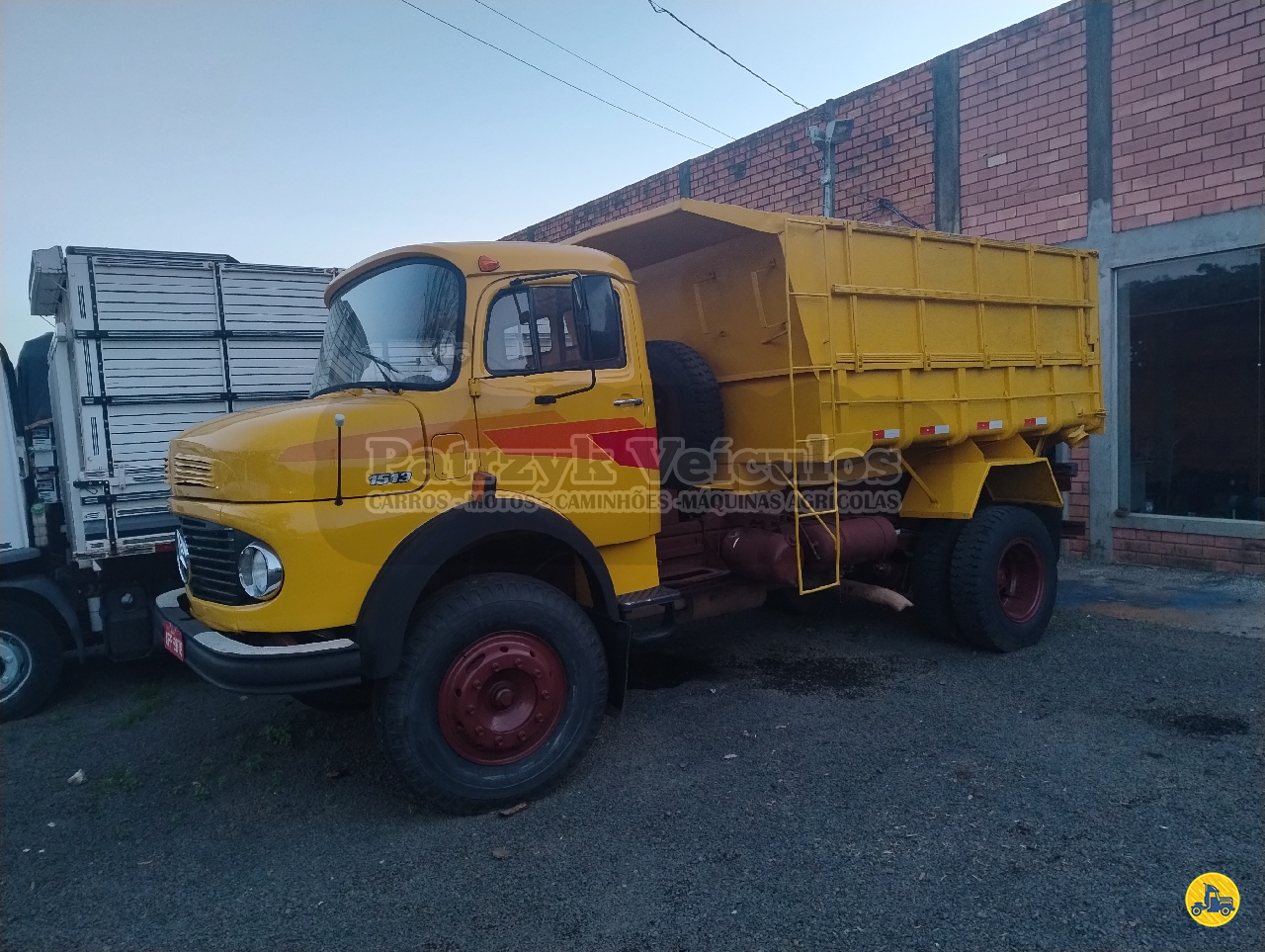 CAMINHAO MERCEDES-BENZ MB 1513 Caçamba Basculante Toco 4x2 Patrzyk Caminhões IRATI PARANÁ PR