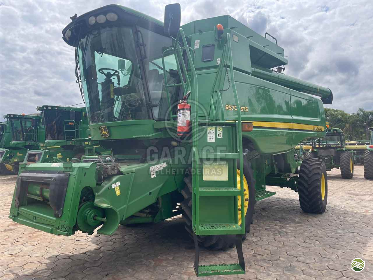 COLHEITADEIRA JOHN DEERE JOHN DEERE 9570 STS Garage Colheitadeiras  ARAGUARI MINAS GERAIS MG
