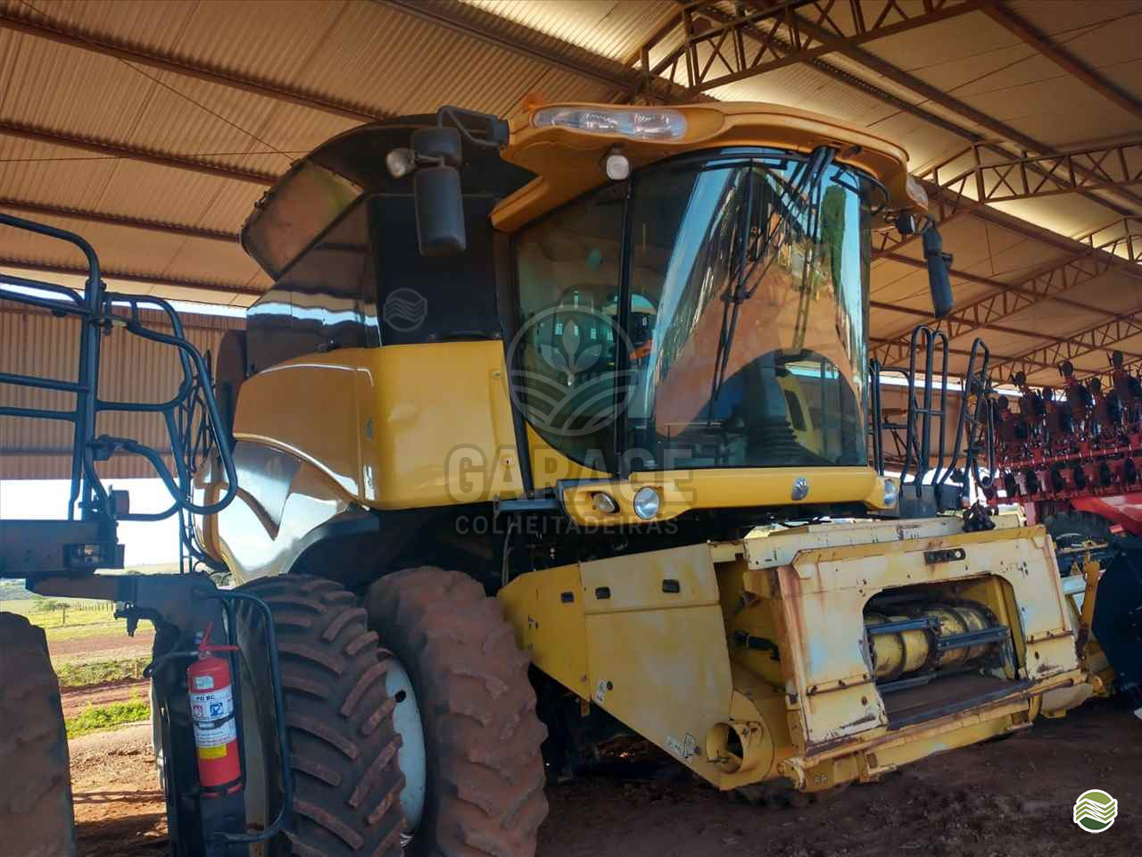 COLHEITADEIRA NEW HOLLAND CR 9060 Garage Colheitadeiras  ARAGUARI MINAS GERAIS MG