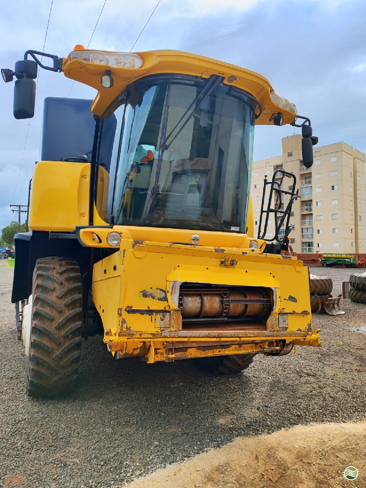 COLHEITADEIRA NEW HOLLAND CR 9060 Garage Colheitadeiras  ARAGUARI MINAS GERAIS MG