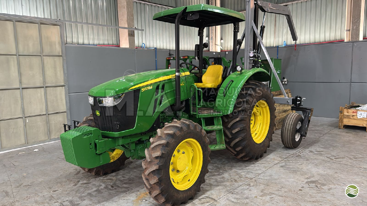 TRATOR JOHN DEERE JOHN DEERE 5078E Tração 4x4 M.A. Máquinas Agrícolas - Vitorino  VITORINO PARANÁ PR