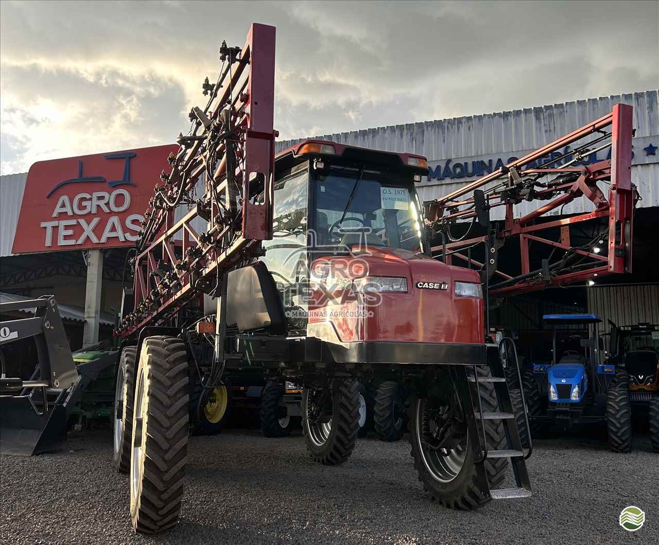 PULVERIZADOR CASE PATRIOT 350 Tração 4x4 Agro Texas Máquinas Agrícolas VITORINO PARANÁ PR