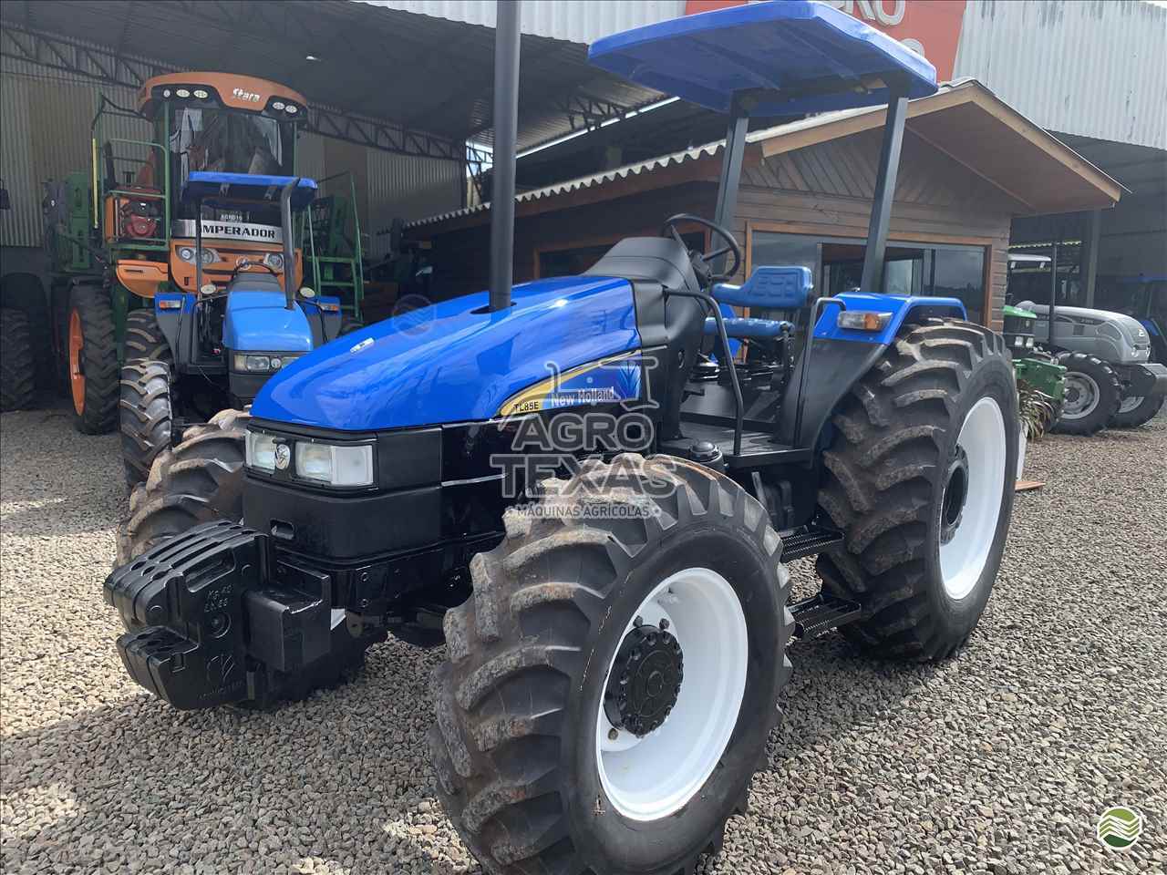 TRATOR NEW HOLLAND NEW TL 85 Tração 4x4 Agro Texas Máquinas Agrícolas VITORINO PARANÁ PR