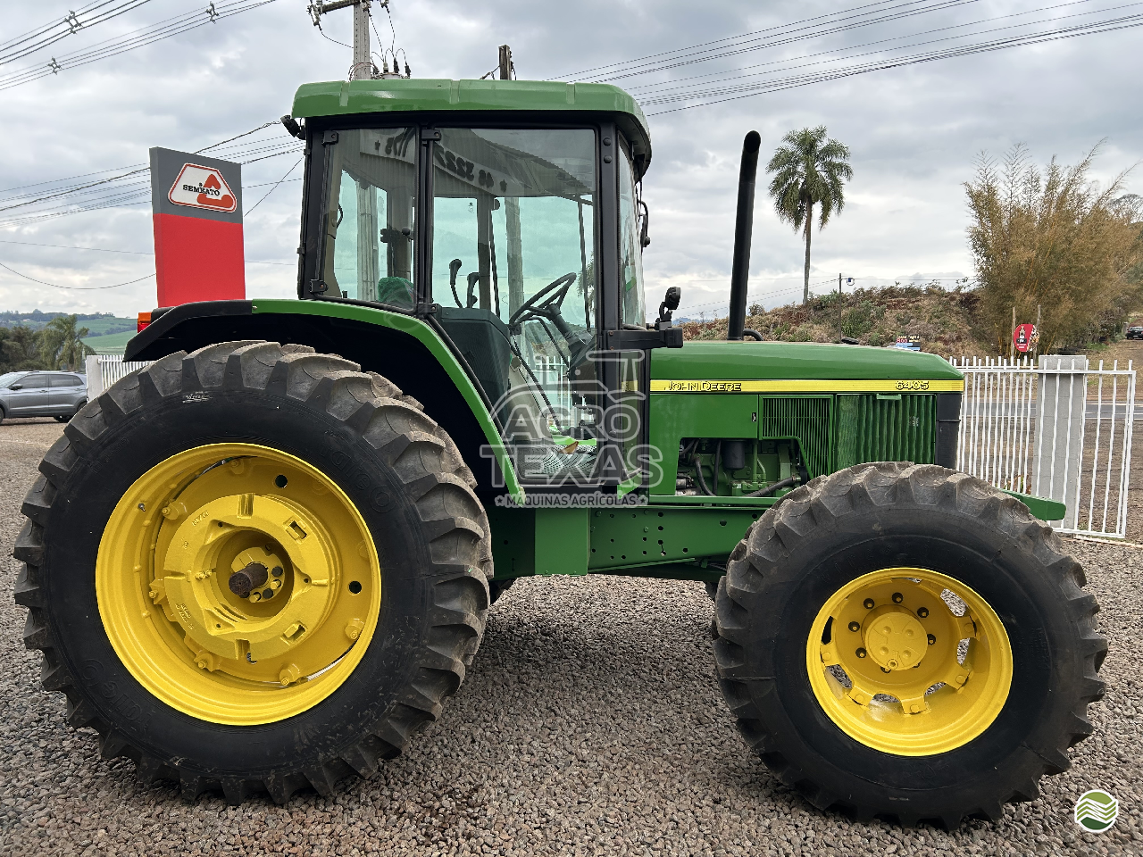 TRATOR JOHN DEERE JOHN DEERE 6405 Tração 4x4 Agro Texas Máquinas Agrícolas VITORINO PARANÁ PR