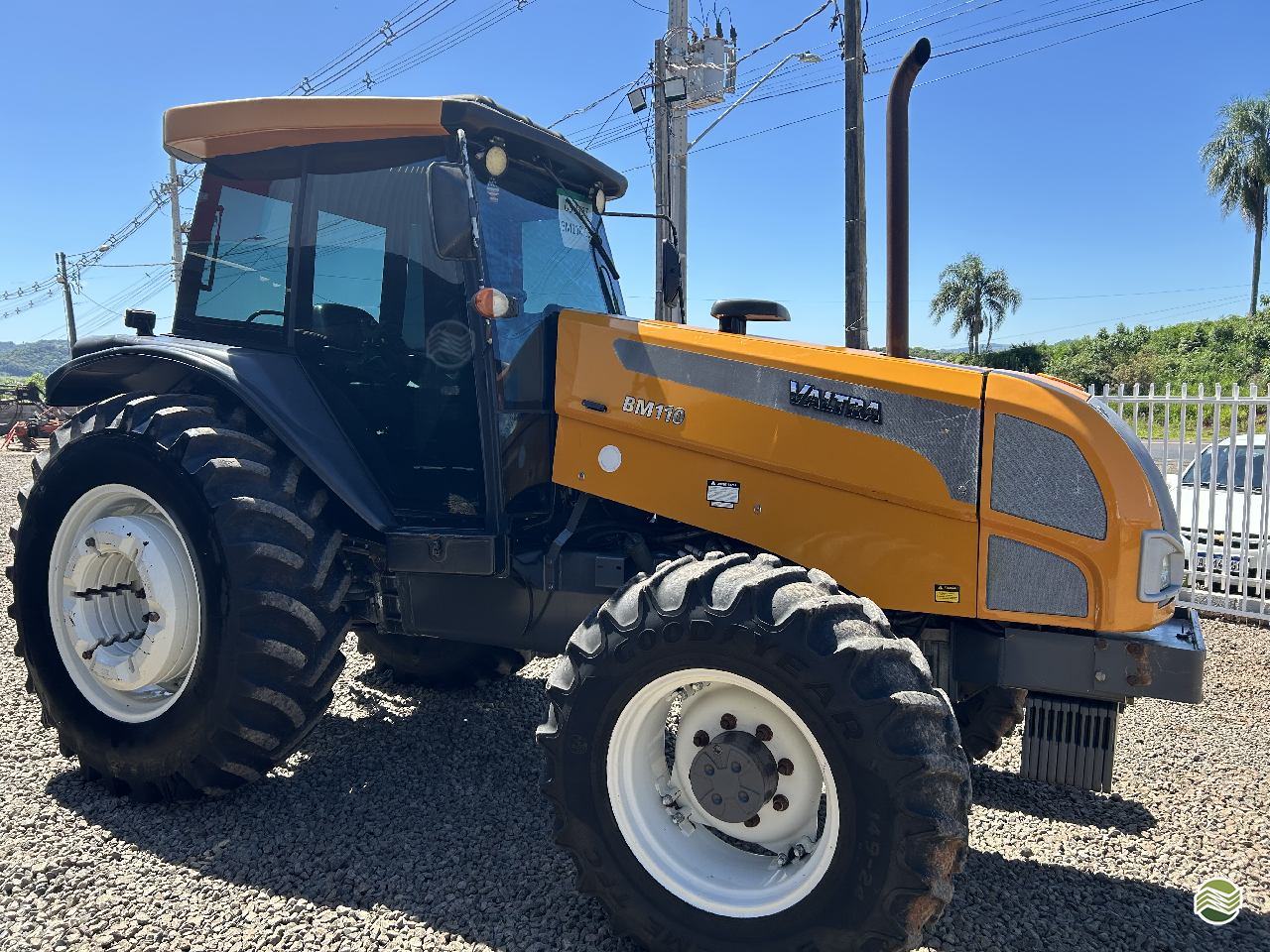 TRATOR VALTRA VALTRA BM 110 Tração 4x4 Agro Texas Máquinas Agrícolas VITORINO PARANÁ PR