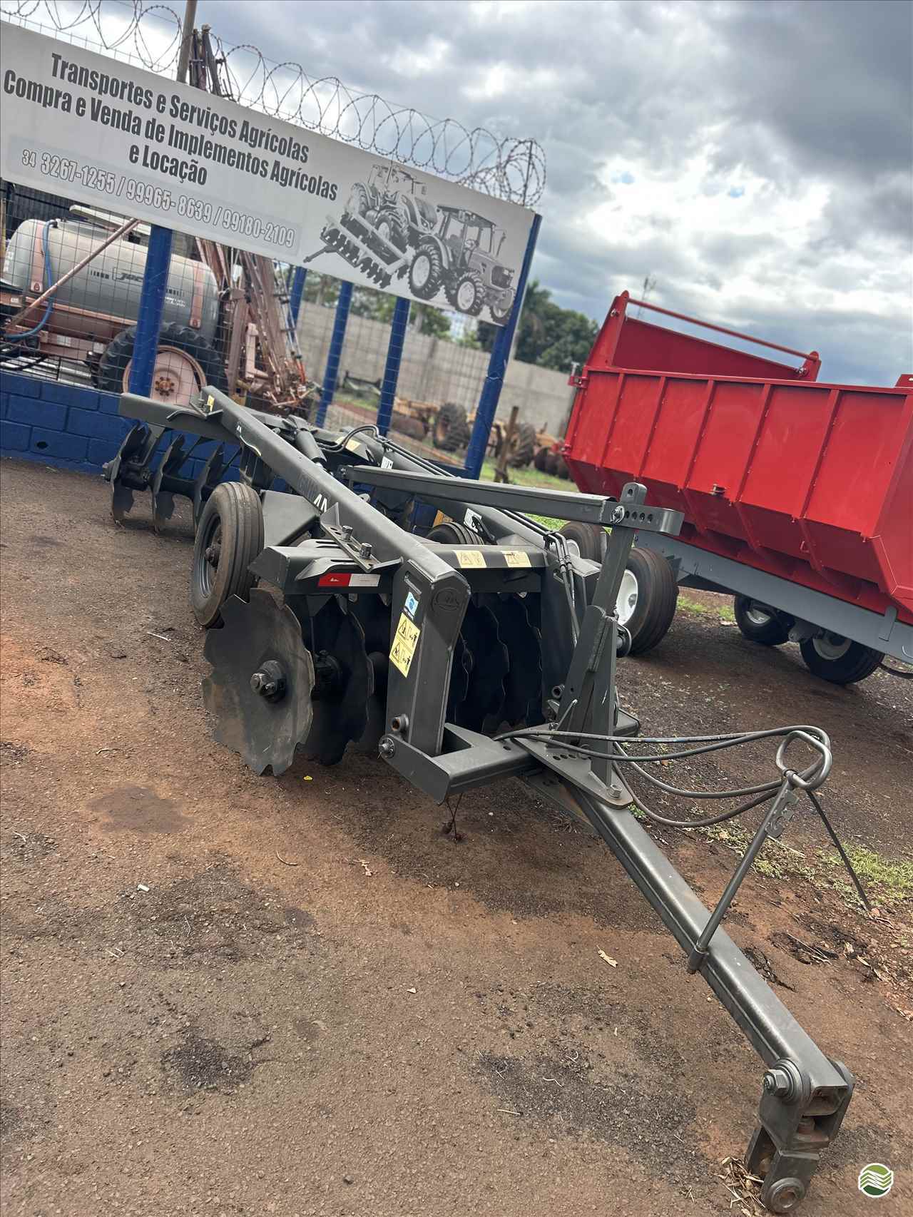 IMPLEMENTOS AGRICOLAS GRADE ARADORA ARADORA 16 DISCOS Gomes e Gouveia Máquinas CENTRALINA MINAS GERAIS MG