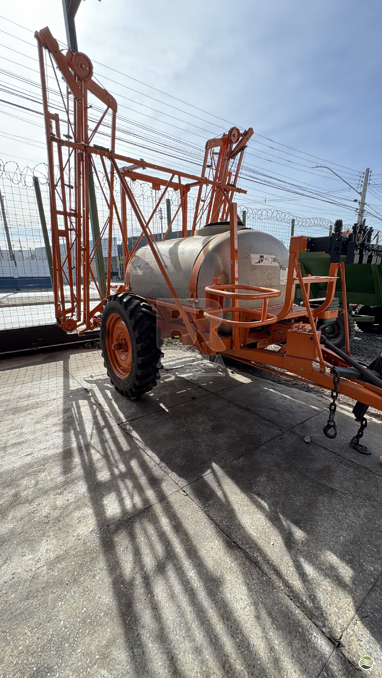 IMPLEMENTOS AGRICOLAS PULVERIZADOR ARRASTO BR Agrícola ITUMBIARA GOIAS GO