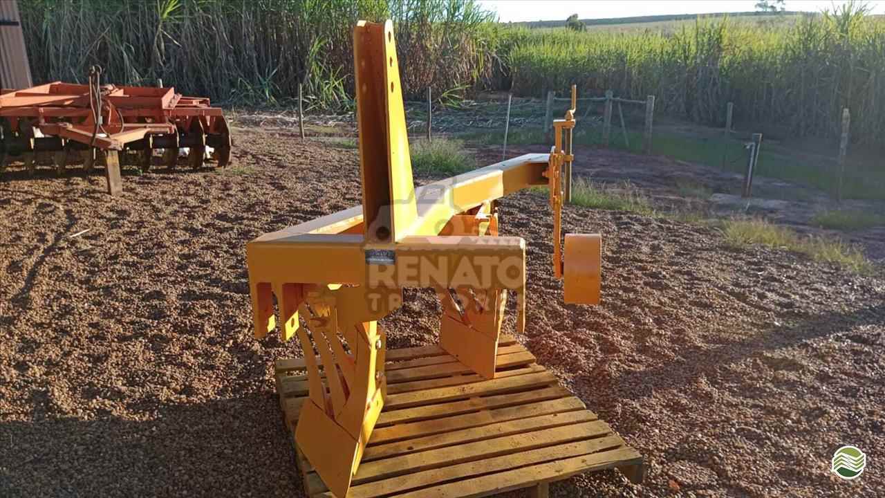 IMPLEMENTOS AGRICOLAS ARADO ARADO DE AIVECA Renato Tratores SERTAOZINHO SÃO PAULO SP