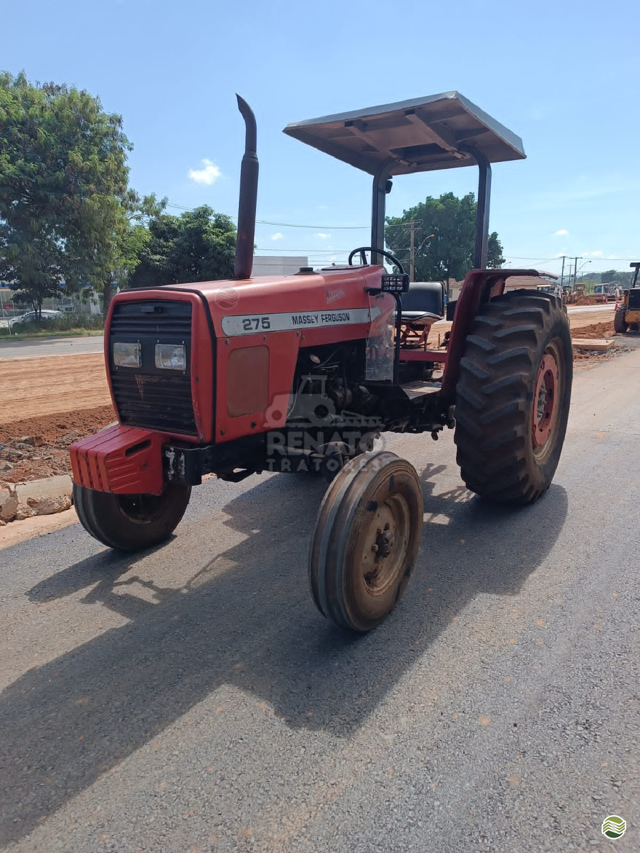 TRATOR MASSEY FERGUSON MF 275 Tração 4x2 Renato Tratores SERTAOZINHO SÃO PAULO SP