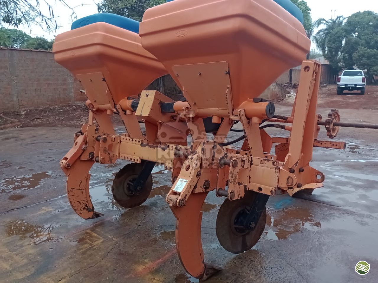IMPLEMENTOS AGRICOLAS CULTIVADOR 2 LINHAS ADUBADOR Renato Tratores SERTAOZINHO SÃO PAULO SP